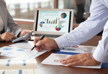 role of AI in Salesforce FSl